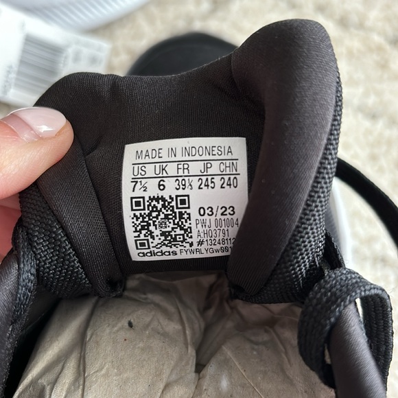 NWT Black and White Adidas Sneakers Running Shoes - Picture 5 of 6